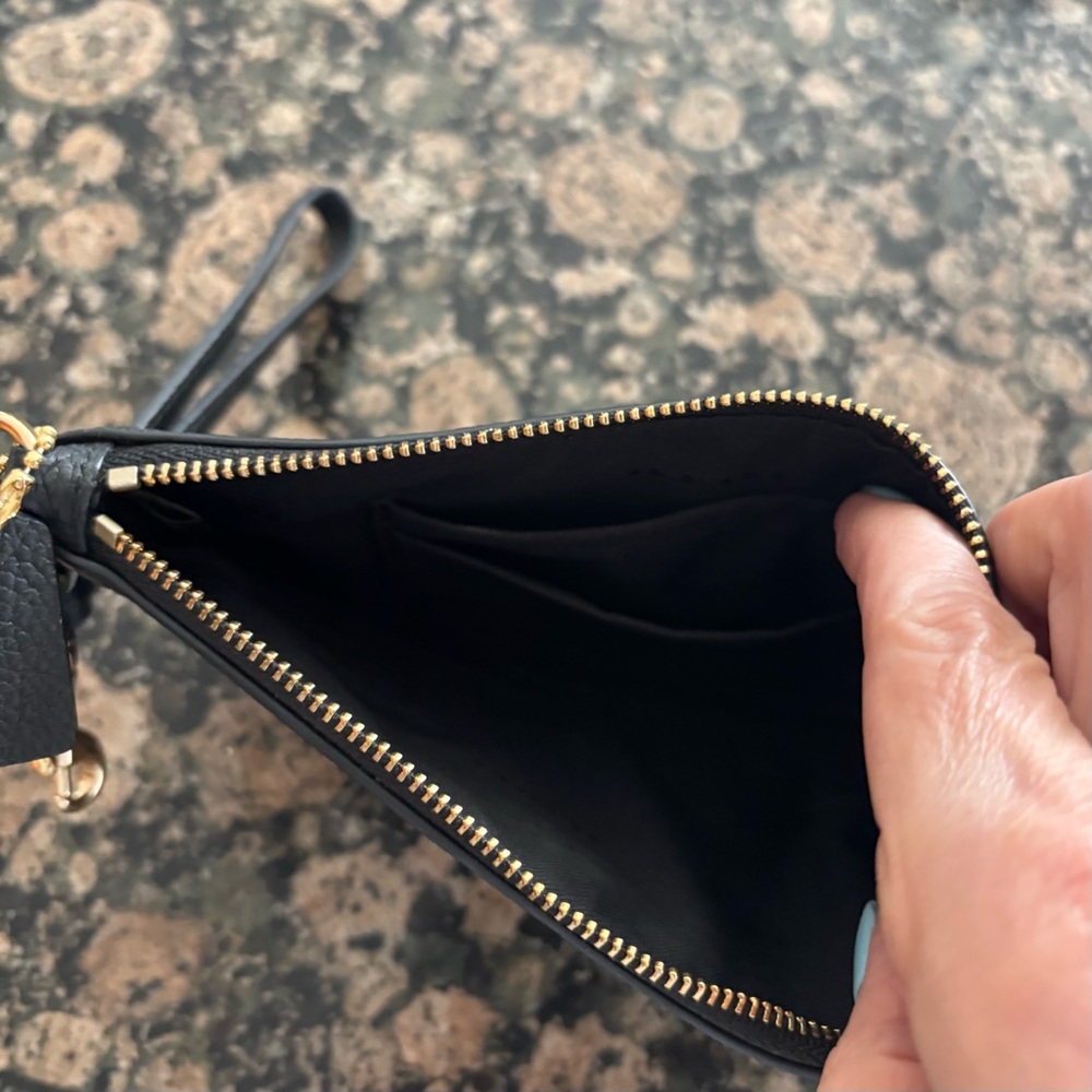 Coach Black Pebbled Leather Wristlet NWT - Picture 3 of 4